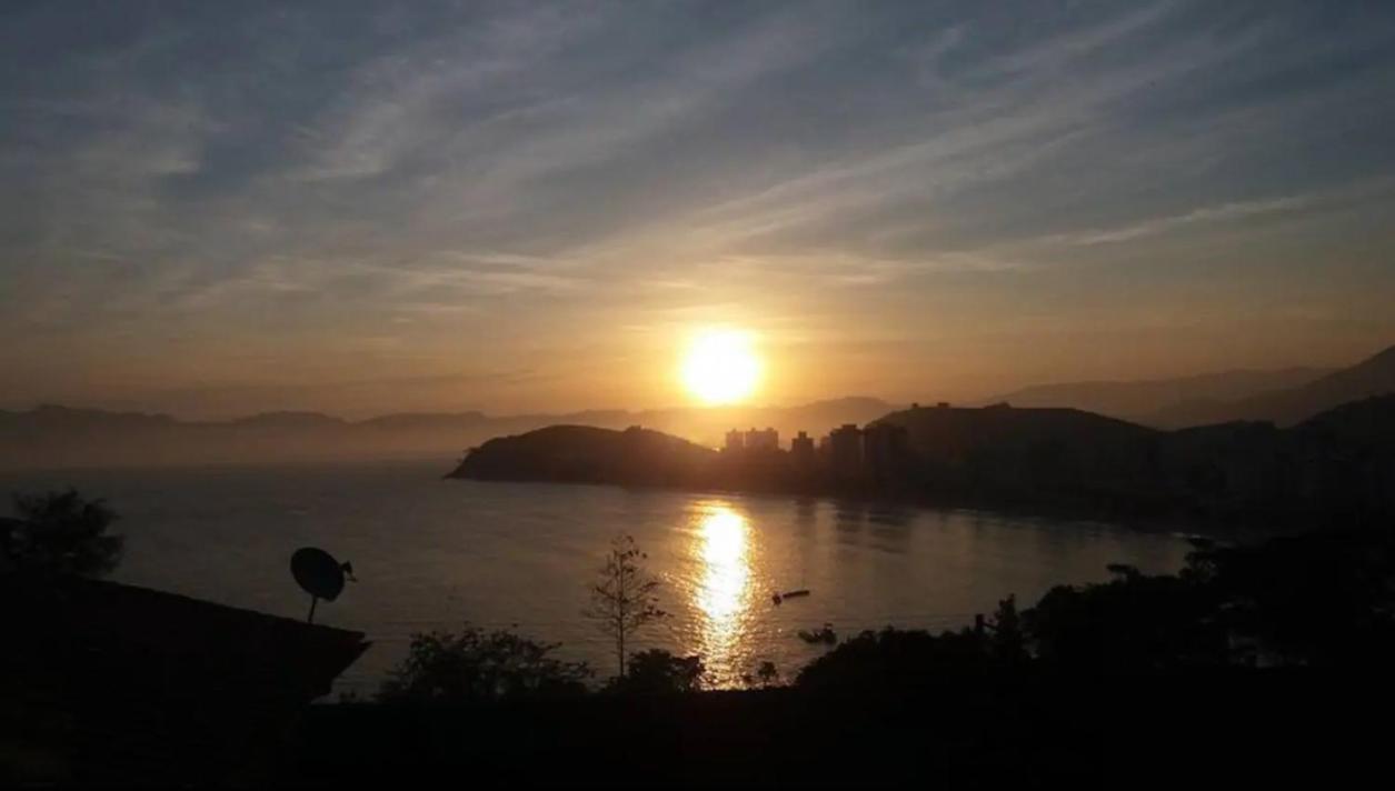 Por De Sol No Mar Da Cama Villa Caraguatatuba Eksteriør bilde