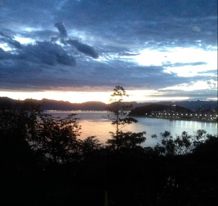Por De Sol No Mar Da Cama Villa Caraguatatuba Eksteriør bilde